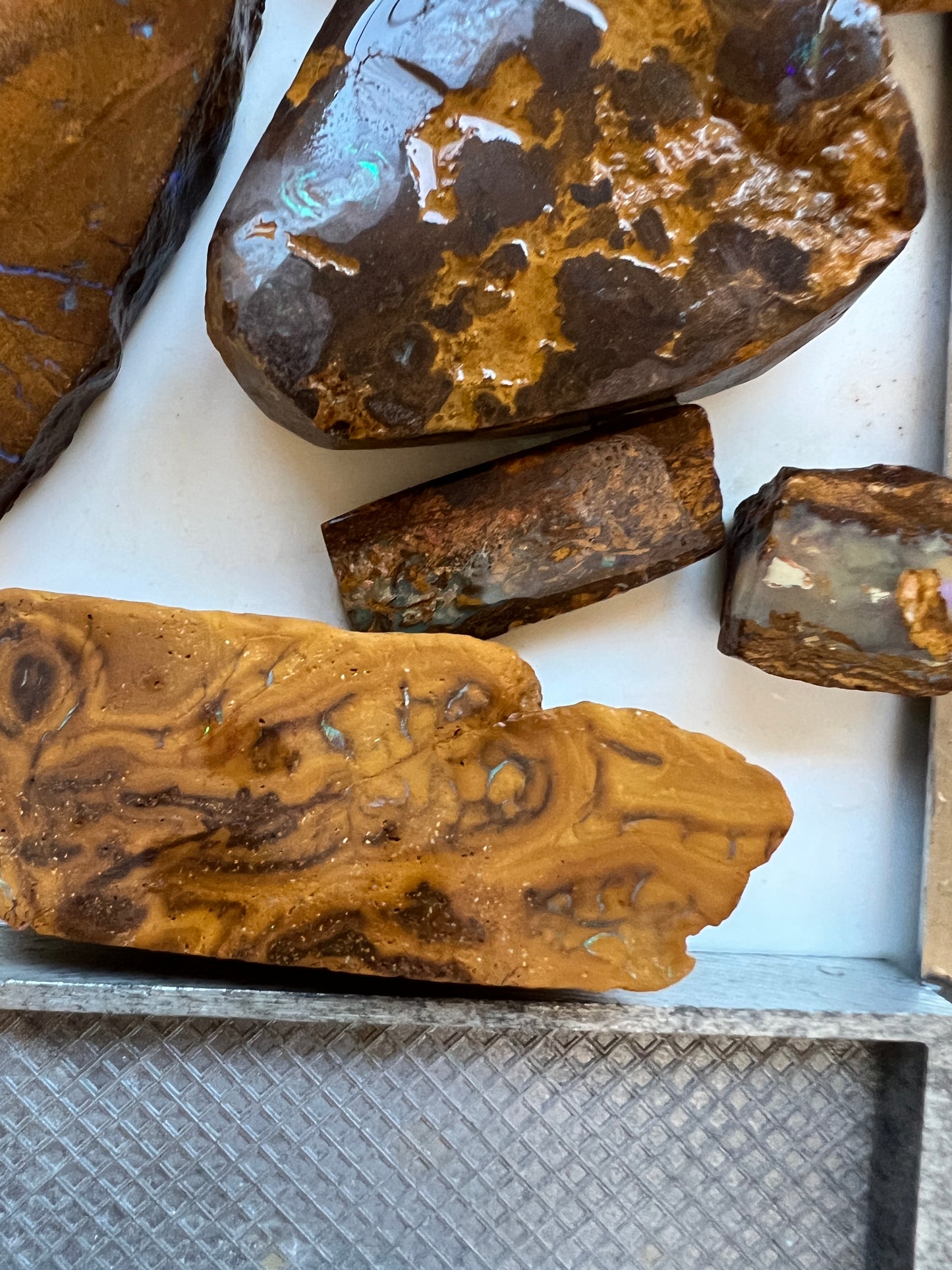 21 pieces Slabs Matrix Rough